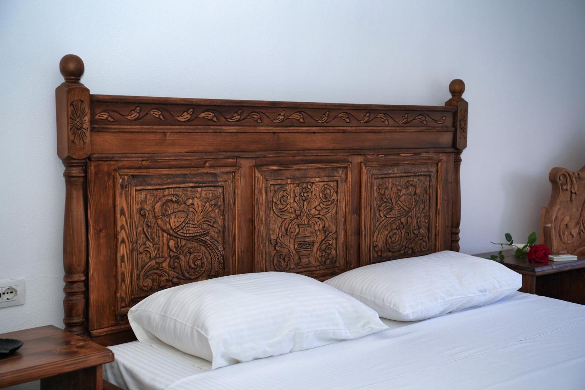 Guri Guesthouse Гірокастра Екстер'єр фото