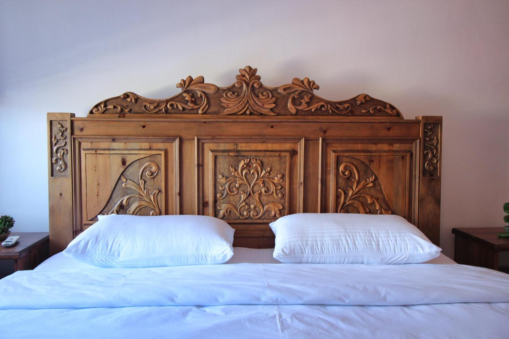 Guri Guesthouse Гірокастра Екстер'єр фото