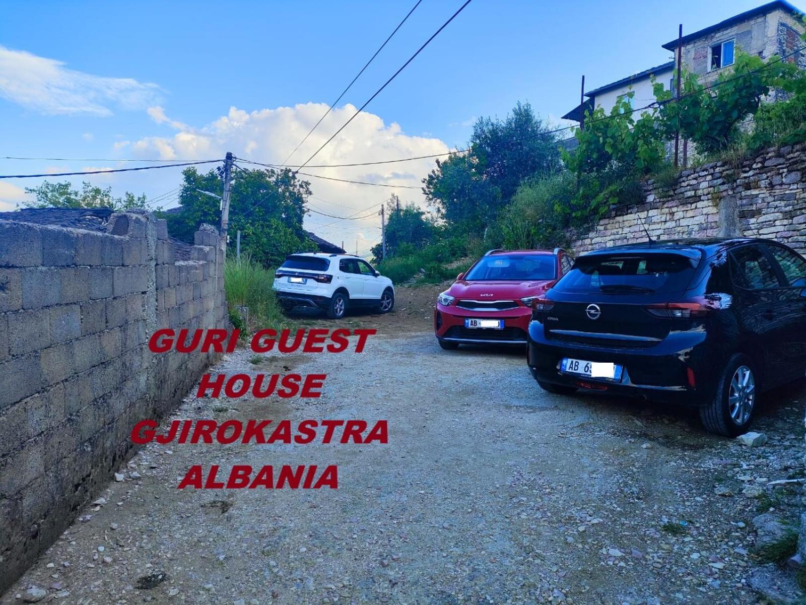 Guri Guesthouse Гірокастра Екстер'єр фото